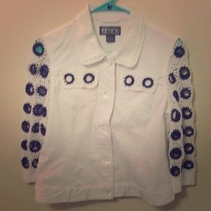 jean jacket with circleand thread sleeves
